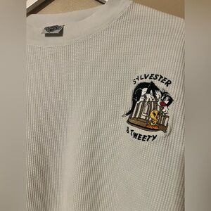 Looney acme White long-sleeve thermal top Sylvester Tweety graphic embroidered
